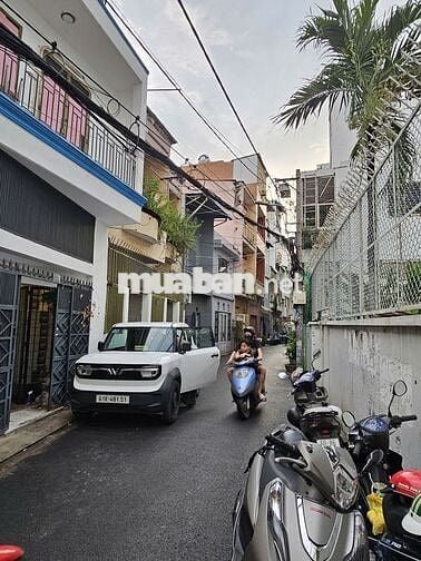 BÁN NHÀ GẦNHUỲNH VĂN BÁNH HẺM XE HƠI PHƯỜNG 11, PHÚ NHUẬN CHỈ 10,3 TỶ.