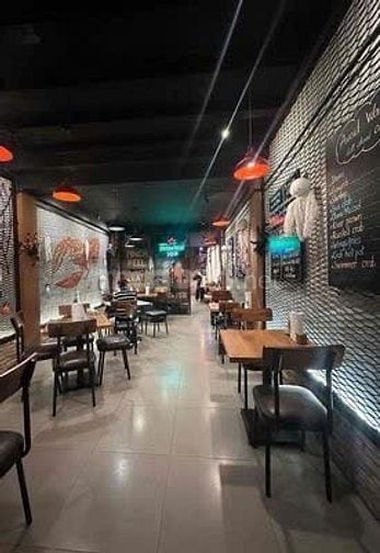 THE CAJUN CUA TUYỂN PHỤ BẾP + PHỤC VỤ