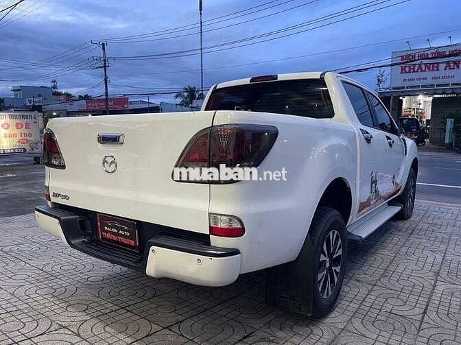 Mazda BT 50 2015 3.2L 4x4 AT - hai cầu đi vườn