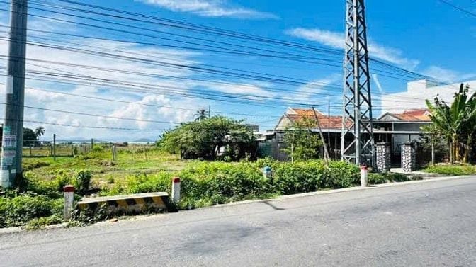 Gấp! Mặt tiền Nguyễn Huệ gần biển,KKT Vân Phong, Vạn Thắng - Khánh Hoà