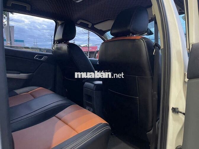 Mazda BT 50 2015 3.2L 4x4 AT - hai cầu đi vườn