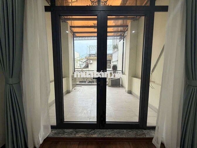 Bán nhà Dân Xây Nguyễn Văn Cừ, DT Rộng Giá Rẽ, Trung Tâm Long Biên.