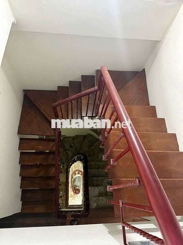 Bán nhà Dân Xây Nguyễn Văn Cừ, DT Rộng Giá Rẽ, Trung Tâm Long Biên.