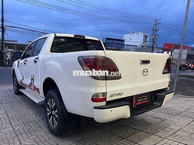 Mazda BT 50 2015 3.2L 4x4 AT - hai cầu đi vườn