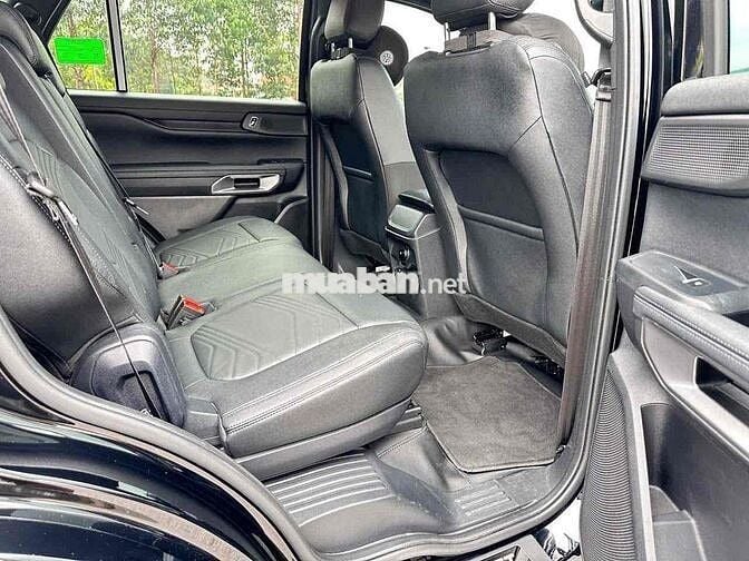 Chính chủ mua từ mới cần bán ev titanium 4x4 2024