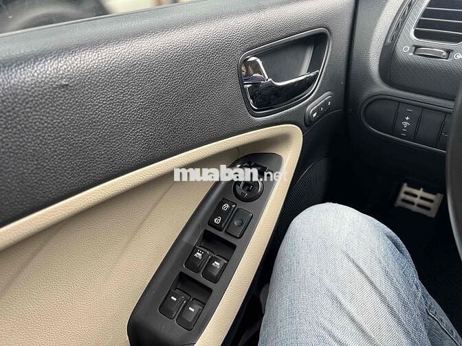 Kia Cerato Tự Động 2016