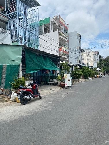 Bán nhà MT đường số 12 KDC Bình Hưng B/C, 6x20m, 3 tầng