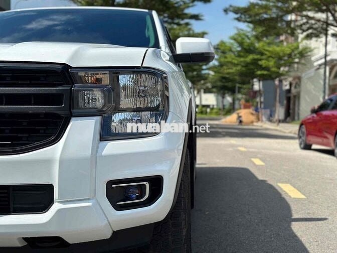 FORD RANGER XLS 4X4 2023 TRẮNG LƯỚT
