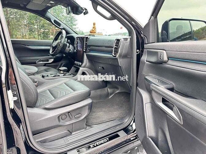 Chính chủ mua từ mới cần bán ev titanium 4x4 2024