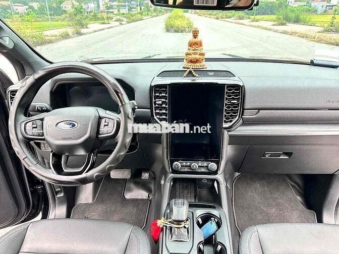 Chính chủ mua từ mới cần bán ev titanium 4x4 2024