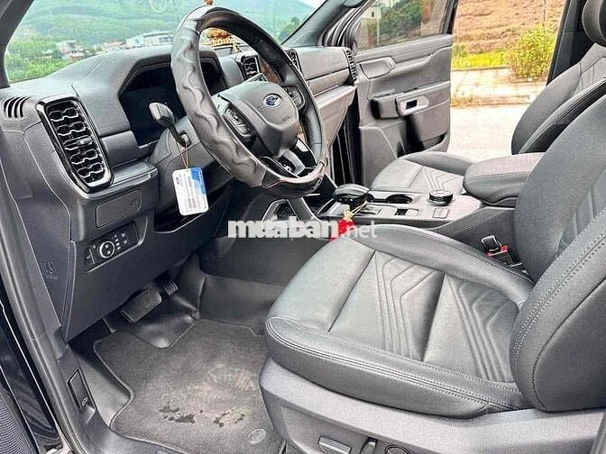 Chính chủ mua từ mới cần bán ev titanium 4x4 2024