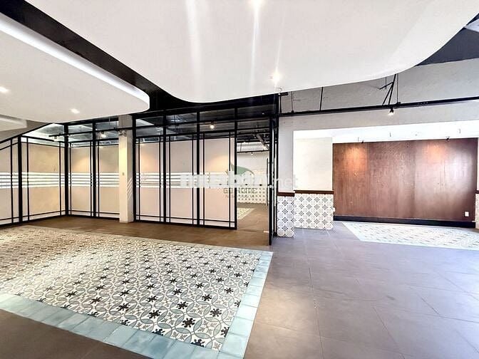 🏠 CHO THUÊ NHÀ KINH DOANH 3 TẦNG SIÊU RỘNG 518M² – TRUNG TÂM NHA TRANG