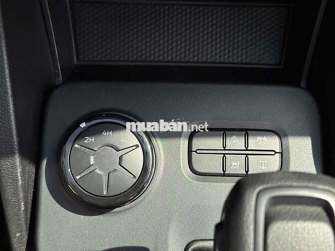 FORD RANGER XLS 4X4 2023 TRẮNG LƯỚT