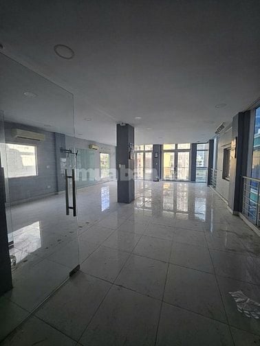 HOT- MBKD TRỐNG SUỐT 110m2 Q5 - GIÁP Q1