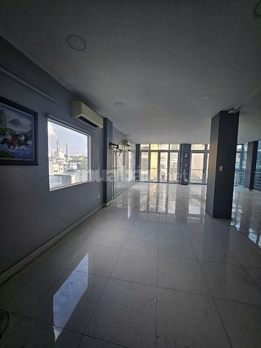 HOT- MBKD TRỐNG SUỐT 110m2 Q5 - GIÁP Q1