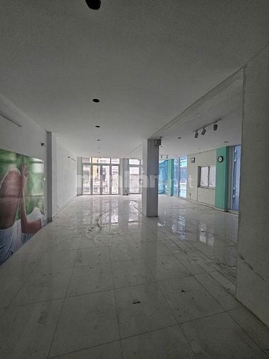 HOT- MBKD TRỐNG SUỐT 110m2 Q5 - GIÁP Q1