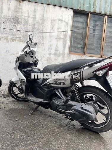 Dư Xe NoVo 4 Trắng Đen