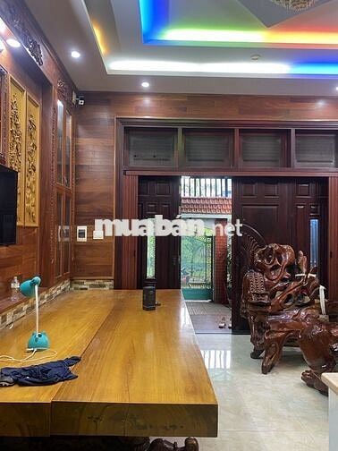 Mt đường 11 dt 114m2. View sông sát vạn phúc. Sieu hiếm HBP gia 8,2 ty