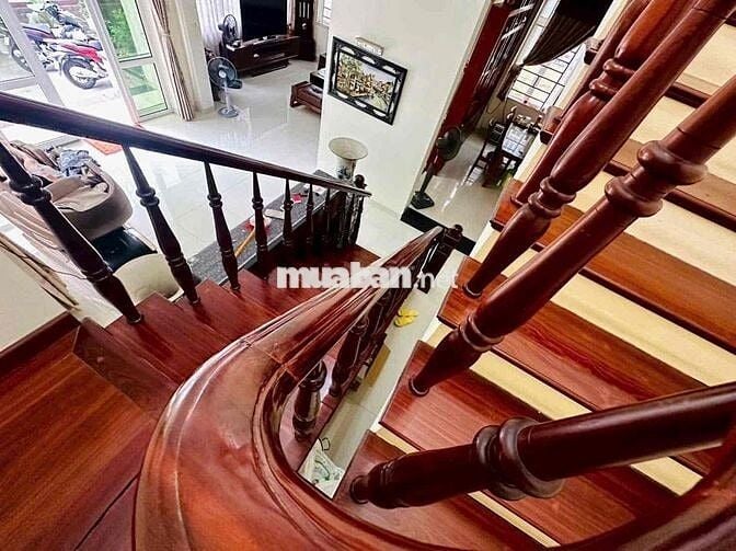 Bán Căn Biệt Thự Vĩnh Điềm Trung Đối Diện Công Viên