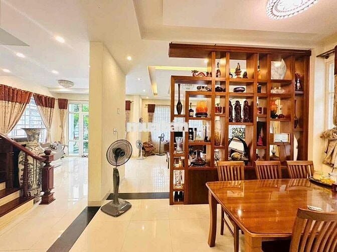 Bán Căn Biệt Thự Vĩnh Điềm Trung Đối Diện Công Viên