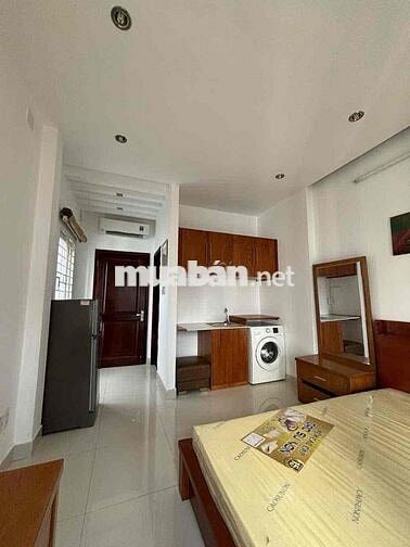 căn hộ ban công thuê 30m2 máy giặt riêng gần chợ Hồ Thị Kỷ, lý Thái Tổ