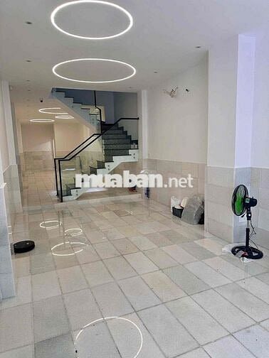 Nguyên căn Mặt tiền Calmette, Quận 1 (4x20m, 3 Lầu , VP, SPA)