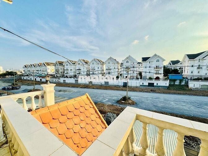 (HÌNH THẬT-GIÁ THẬT) DUPLEX BAN CÔNG VIEW THOÁNG - SÁT CV BẾN HẢI