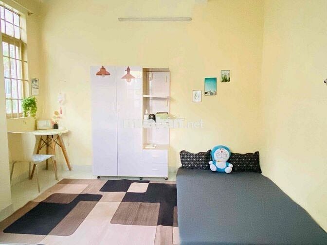 CHO THUÊ PHÒNG TRỌ CÓ BAN CÔNG VÀ CỬA SỔ SIÊU THOÁNG GẦN VIETTEL TOWER