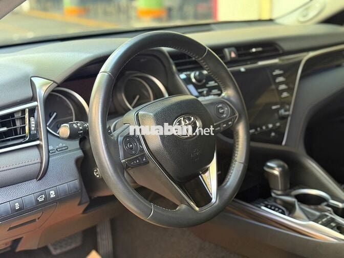 Camry 2.5Q 2019 nhập Thái - xe hãng (GIÁ CÒN GIẢM)