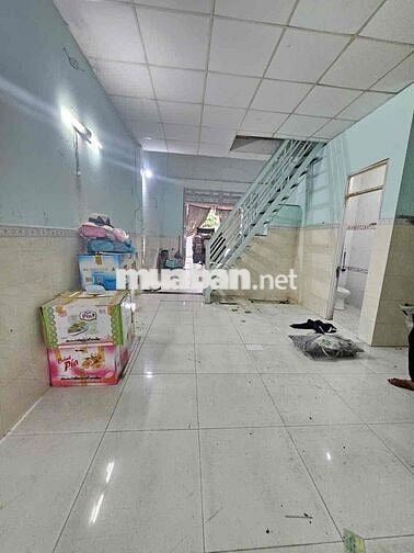 Cho thuê nhà 5tr/ tháng.  DT: 5m x 17m 1PN + gác lửng 1WC.  Đường 1A,