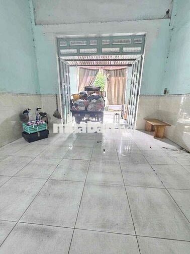 Cho thuê nhà 5tr/ tháng.  DT: 5m x 17m 1PN + gác lửng 1WC.  Đường 1A,