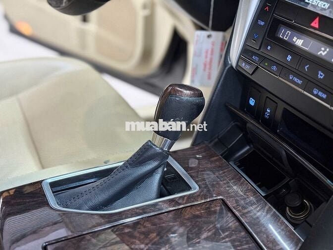 Camry 2.0E 2017 cao cấp -xe tại hãng(GIÁ CÒN GIẢM)