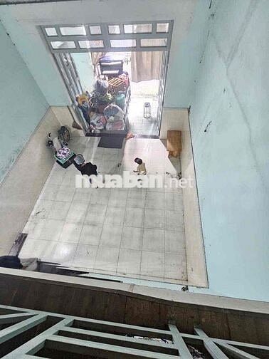 Cho thuê nhà 5tr/ tháng.  DT: 5m x 17m 1PN + gác lửng 1WC.  Đường 1A,