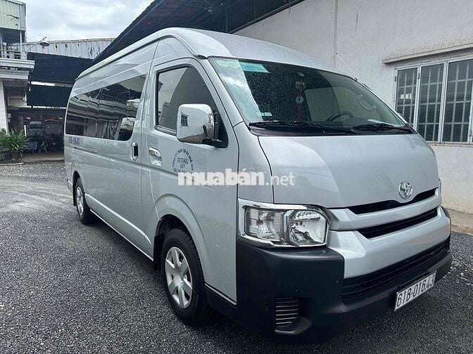 cần bán Toyota Hiace 2016 chính chủ