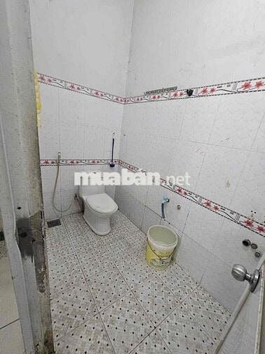 Cho thuê nhà 5tr/ tháng.  DT: 5m x 17m 1PN + gác lửng 1WC.  Đường 1A,