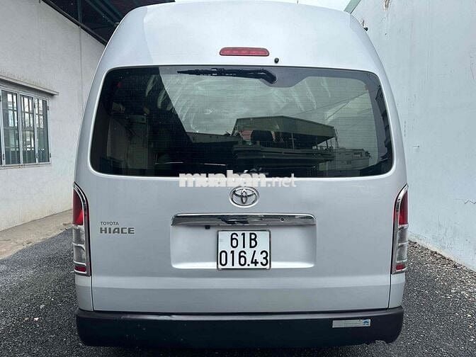 cần bán Toyota Hiace 2016 chính chủ