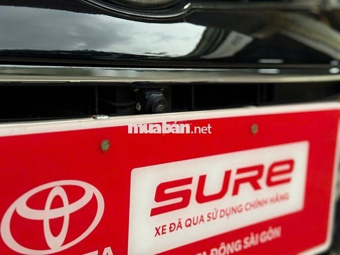 Camry 2.0E 2017 cao cấp -xe tại hãng(GIÁ CÒN GIẢM)