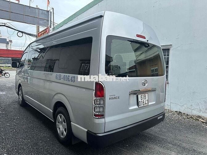 cần bán Toyota Hiace 2016 chính chủ