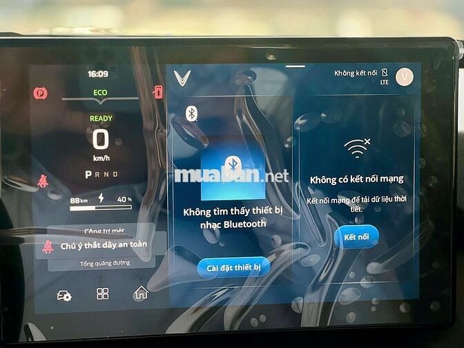 VinFast VF3 2025 màu xám xi măng