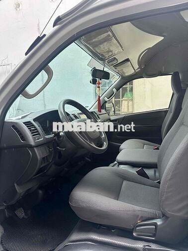 cần bán Toyota Hiace 2016 chính chủ