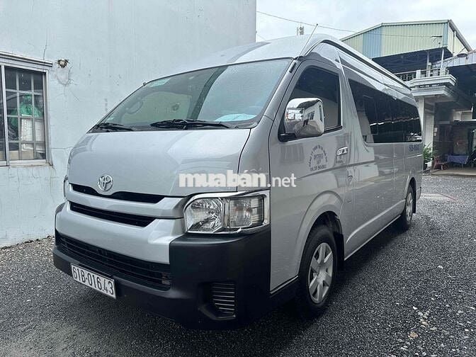 cần bán Toyota Hiace 2016 chính chủ
