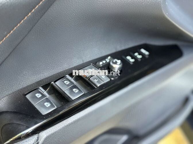 Camry 2.5Q 2019 nhập Thái - xe hãng (GIÁ CÒN GIẢM)