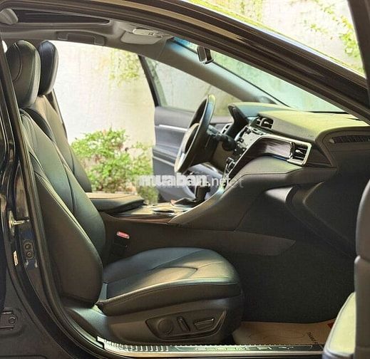 Camry 2.5Q 2019 nhập Thái - xe hãng (GIÁ CÒN GIẢM)