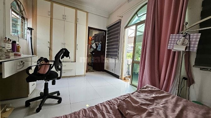 Bán nhà ngõ 5 tầng gần hồ ba mẫu 