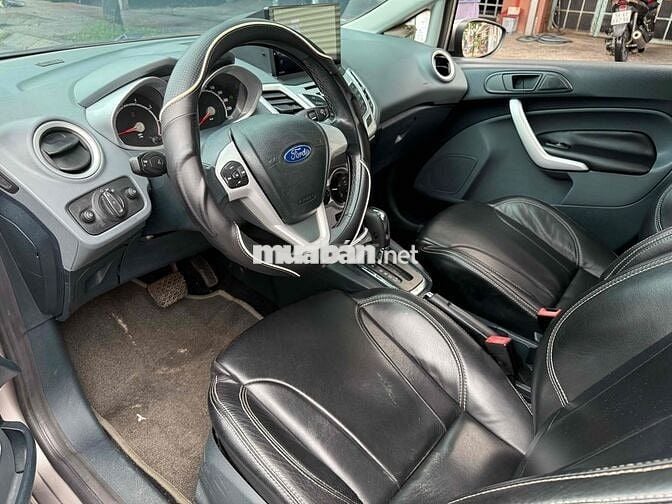 ford firsta 1.6 AT hatchback đăng ký 2012 siêu moi