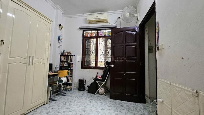 Bán nhà ngõ 5 tầng gần hồ ba mẫu 