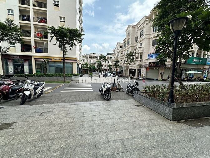 Cho thuê shophouse mặt tiền ngay ngã ba khu Citi Land