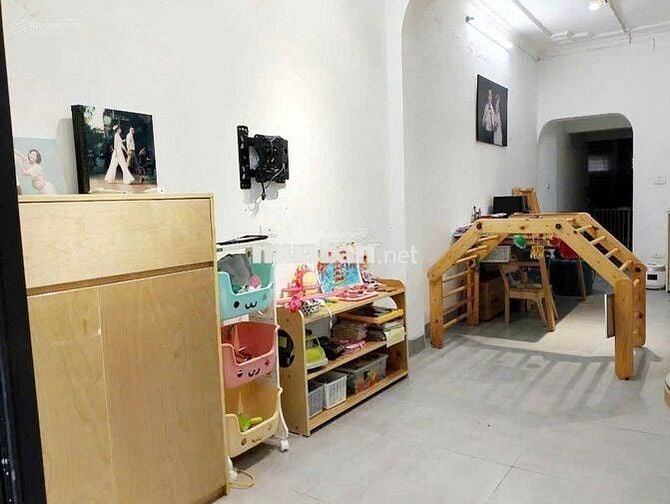 BÁN NHÀ 3 TẦNG ĐẸP 2 MẶT NGÕ THOÁNG, SỔ ĐỎ CHÍNH CHỦ, KHÔNG TRANH CHẤP