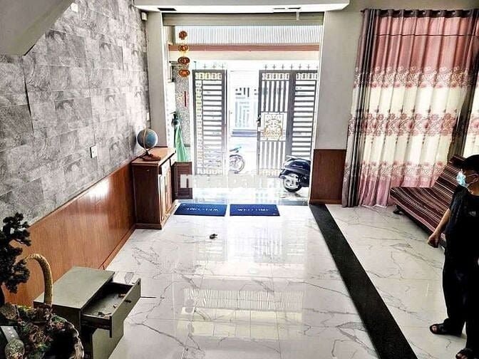 🇻🇳🇻🇳. Nhà SHR, 7X17 XÂY TRỆT 2 LẦU ĐƯỜNG THÔNG