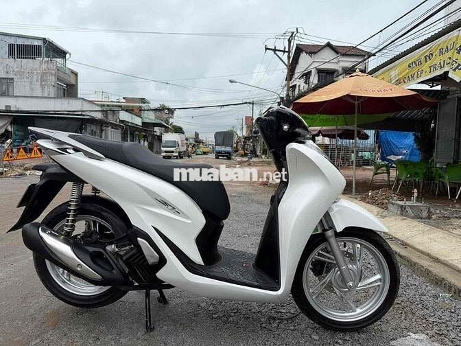 SH 125 abs đăng kí 7/2025 còn thơm mùi xe mới.